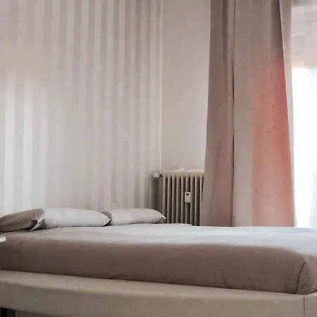 Luxury Porta Romana Nocleg ze śniadaniem *
